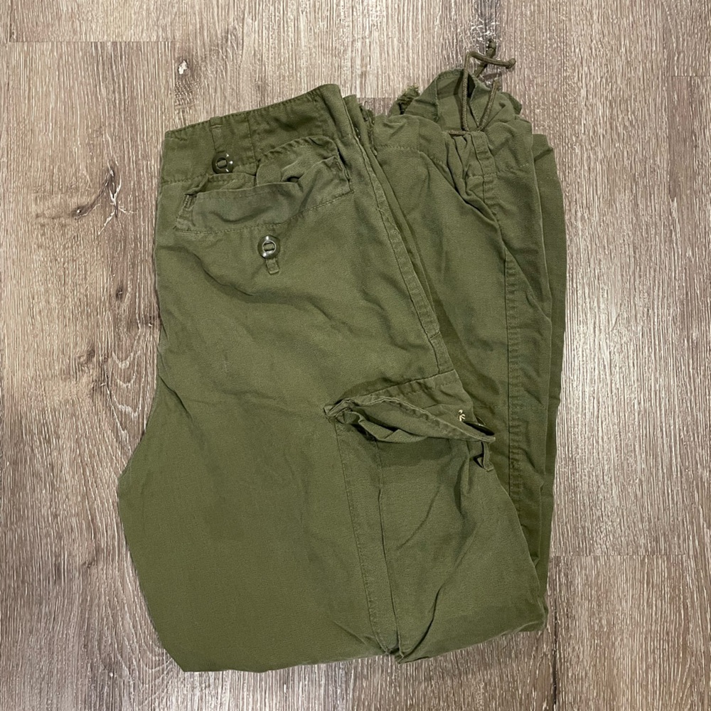 Men's Olive Green Cargo Pants with Utility Pockets